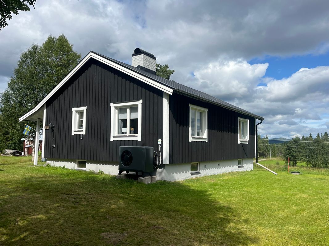 Stuga med 8-10 sängplatser i  Storsjö Kapell, Jämtland