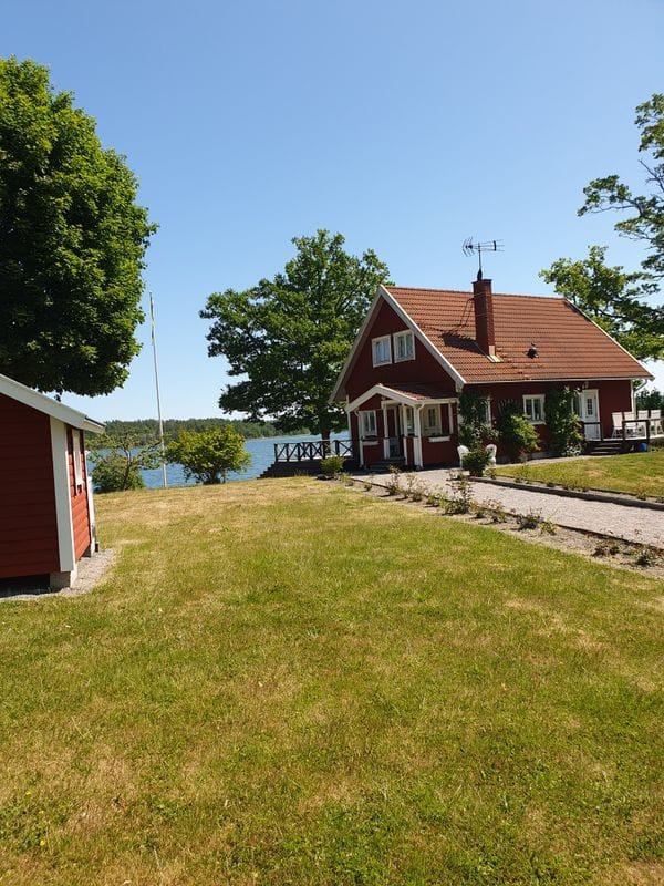 Stuga med 6-7 sängplatser i  Gamleby, Kalmar