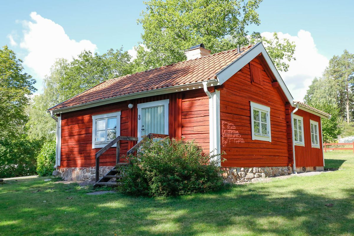 Stuga med 4-6 sängplatser i  Östergötland