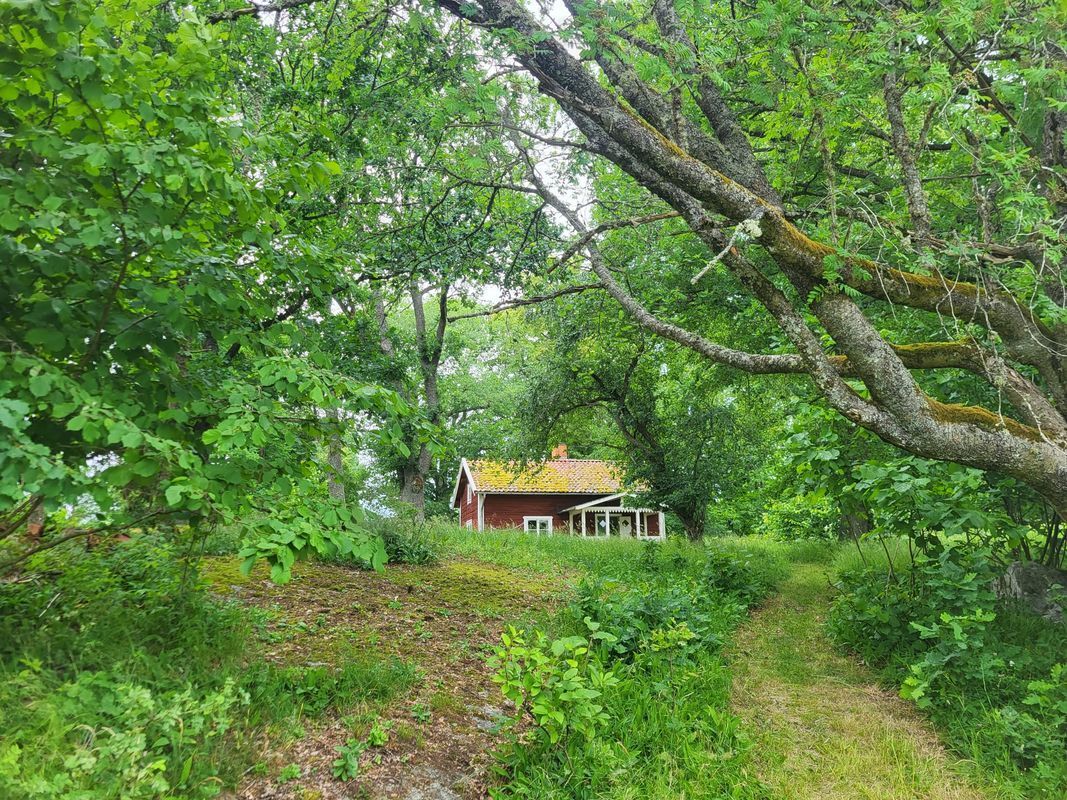 Stuga med 6-7 sängplatser i  Vingåker, Östergötland