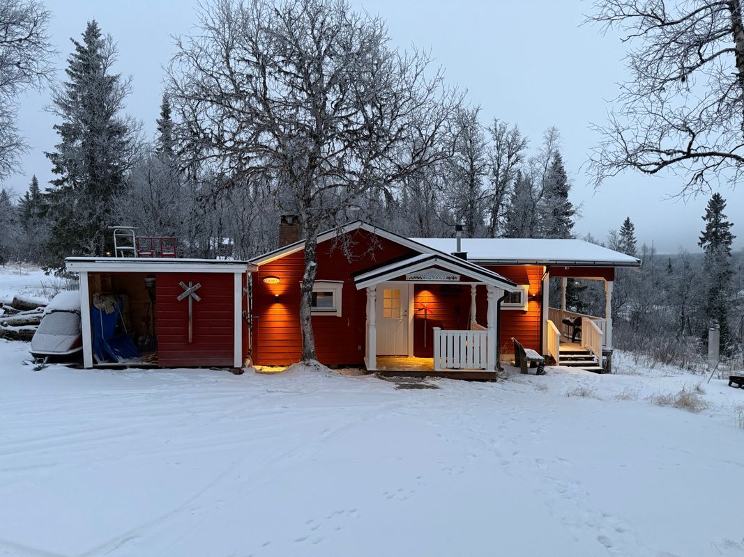 Stuga med 8-12 sängplatser i  Messlingen, Jämtland