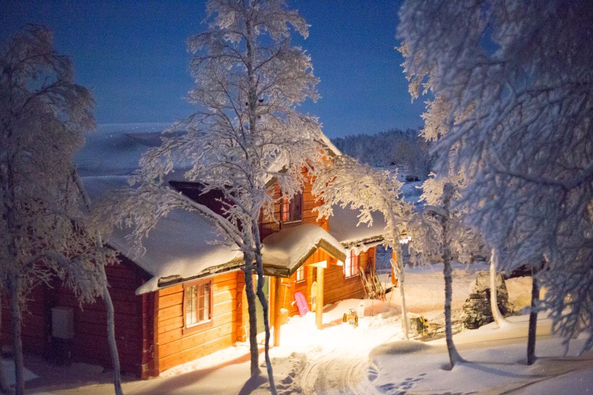Stuga med 8-10 sängplatser i  Ljungdalen, Jämtland
