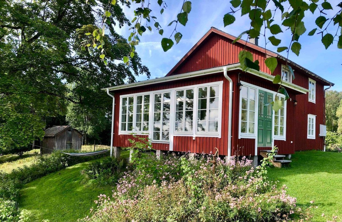 Stuga med 4-5 sängplatser i  Dals Långed, Västra Götaland