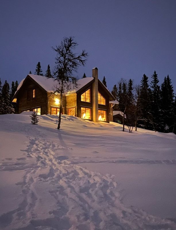 Stuga med 12-14 sängplatser i  Bydalen, Jämtland