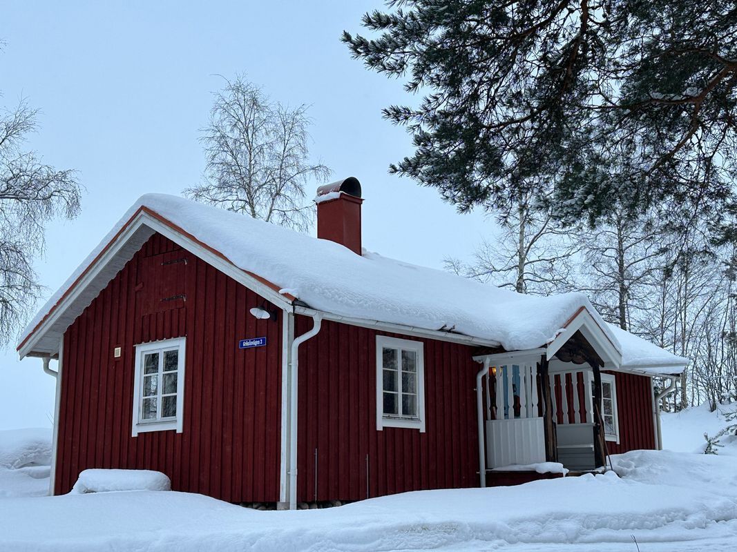 Stuga med 4-6 sängplatser i  Harsa, Gävleborg