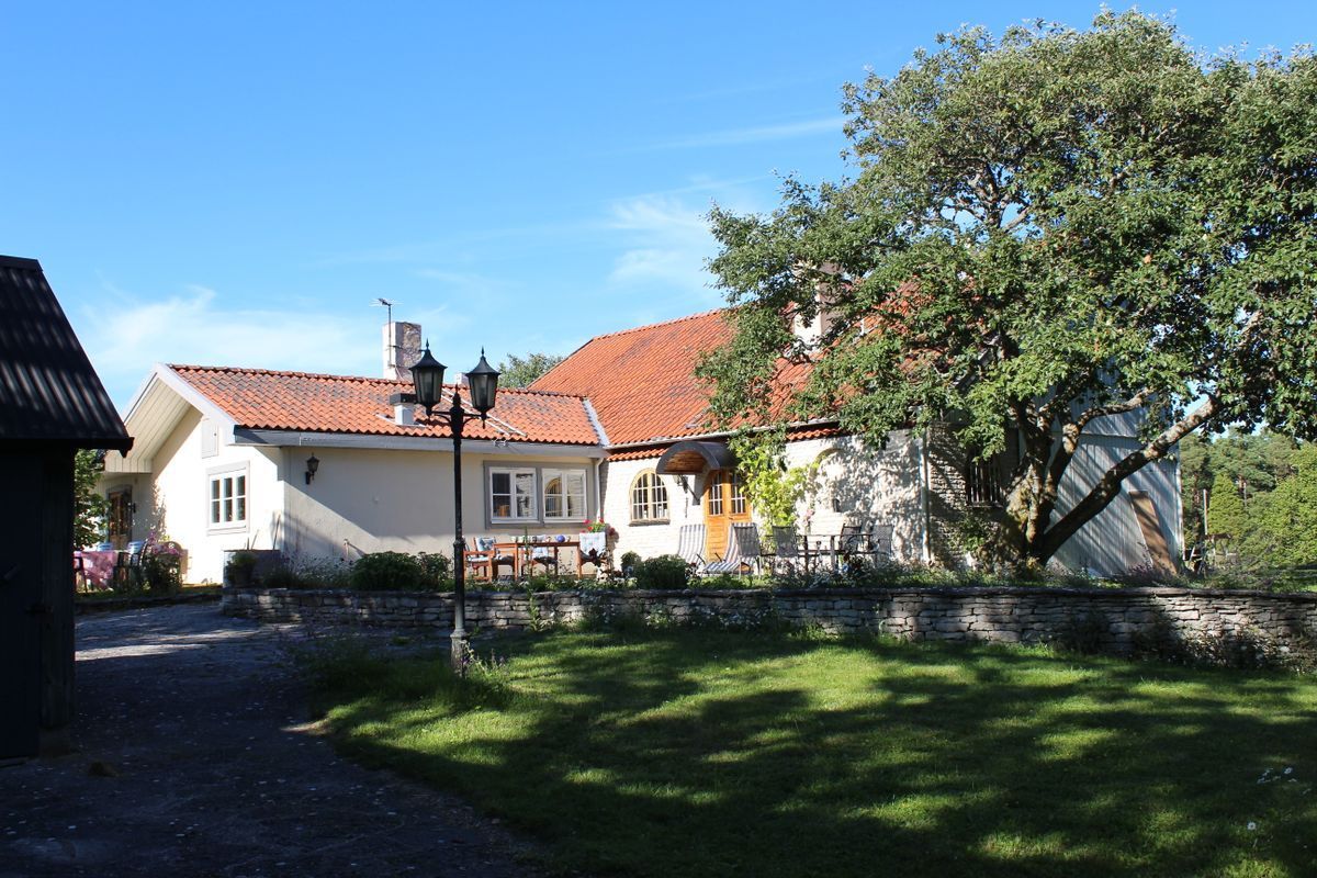 Stuga med 12-16 sängplatser i  Rute, Gotland