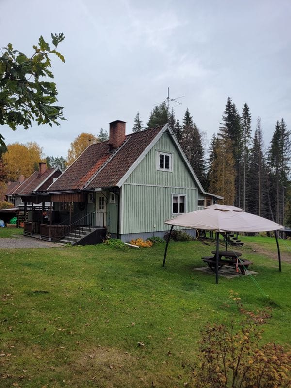 Stuga med 4-5 sängplatser i  Jämtland