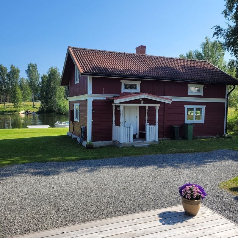 Stuga med 6-8 sängplatser i  Jämtland