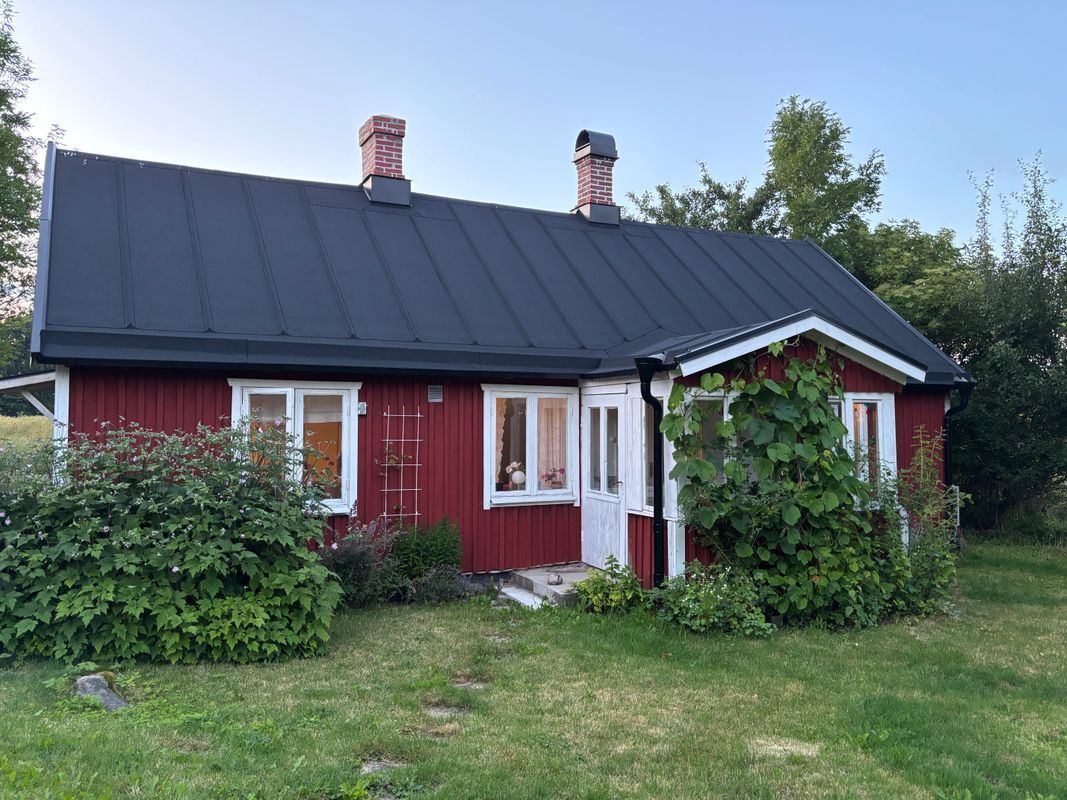 Stuga med 5-7 sängplatser i  Tomelilla, Skåne