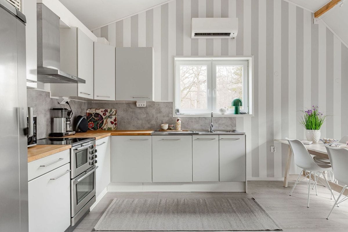 Stuga med 4-6 sängplatser i  Södermanland