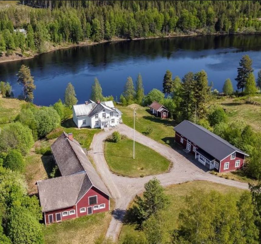 Stuga med 10-15 sängplatser i  Värmland