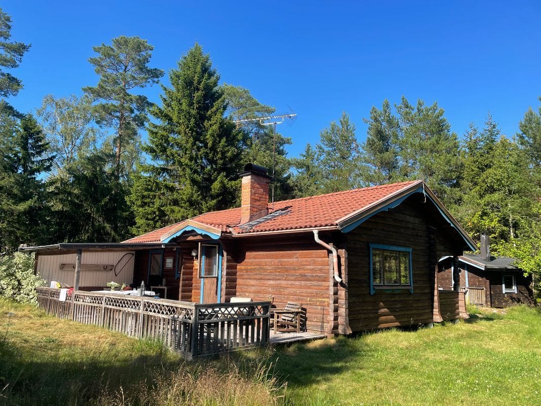 Stuga med 5-6 sängplatser i  Grisslehamn, Stockholm