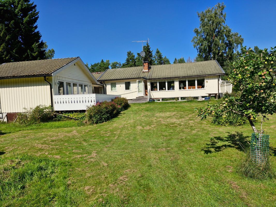 Stuga med 10 sängplatser i  Grisslehamn, Stockholm