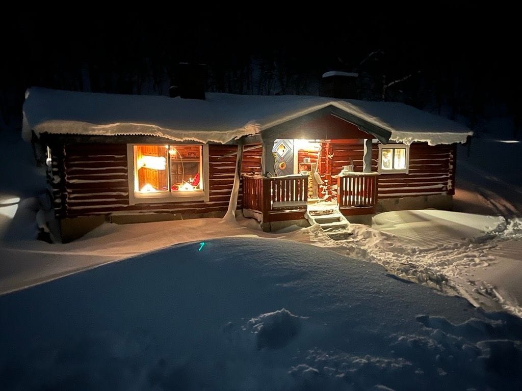 Stuga med 6-7 sängplatser i  Jämtland