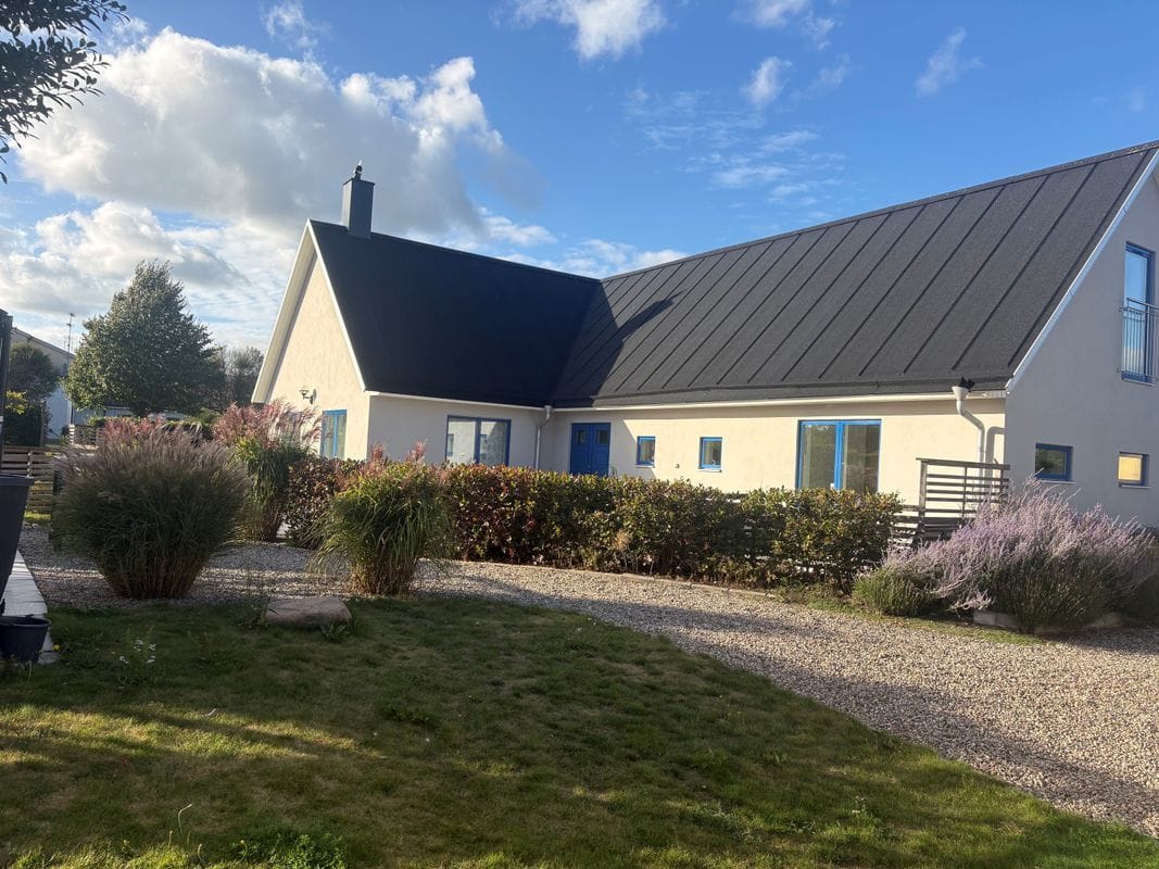 Stuga med 12-14 sängplatser i  Simrishamn, Skåne