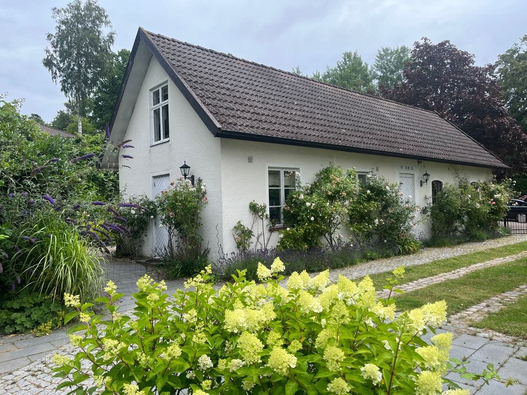 Stuga med 10-11 sängplatser i  Skälderviken, Skåne