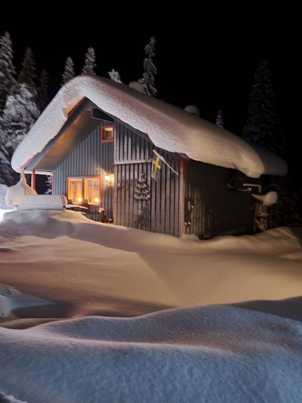 Stuga med 6 sängplatser i  Föllinge, Jämtland