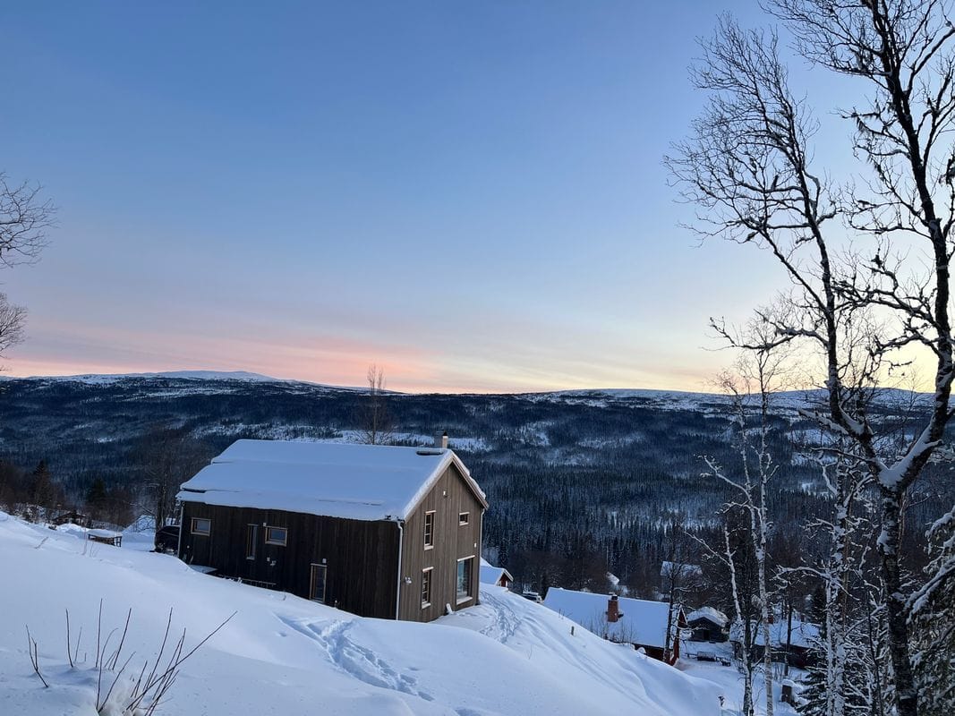 Stuga med 6-7 sängplatser i  Edsåsdalen, Jämtland