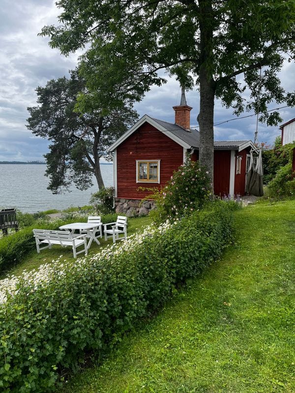 Stuga med 2-4 sängplatser i  Kolmården, Östergötland