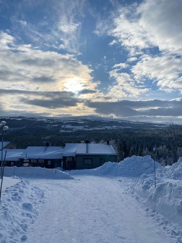 Stuga med 6-8 sängplatser i  Edsåsdalen, Jämtland
