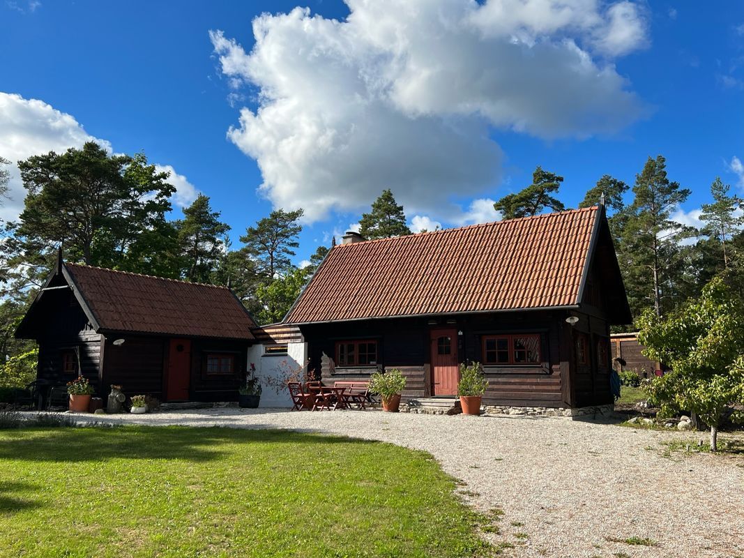Stuga med 6-7 sängplatser i  Lärbro, Gotland