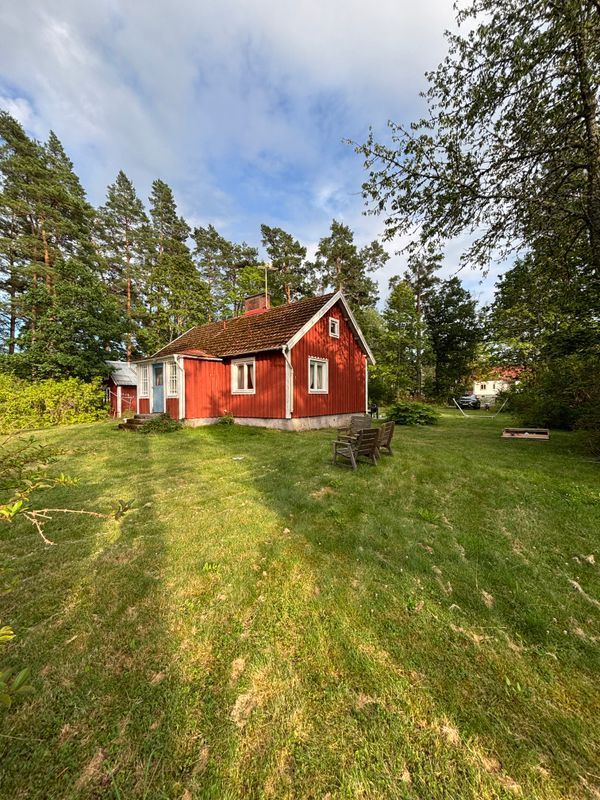 Stuga med 4-5 sängplatser i  Nybro, Kalmar