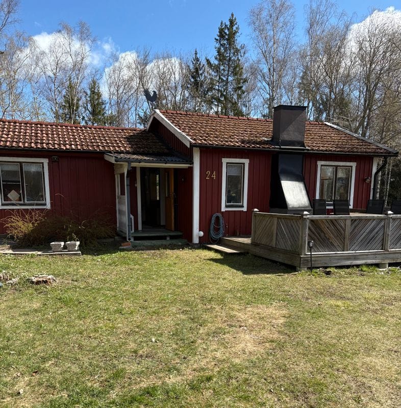 Stuga med 4-6 sängplatser i  Älmsta, Stockholm