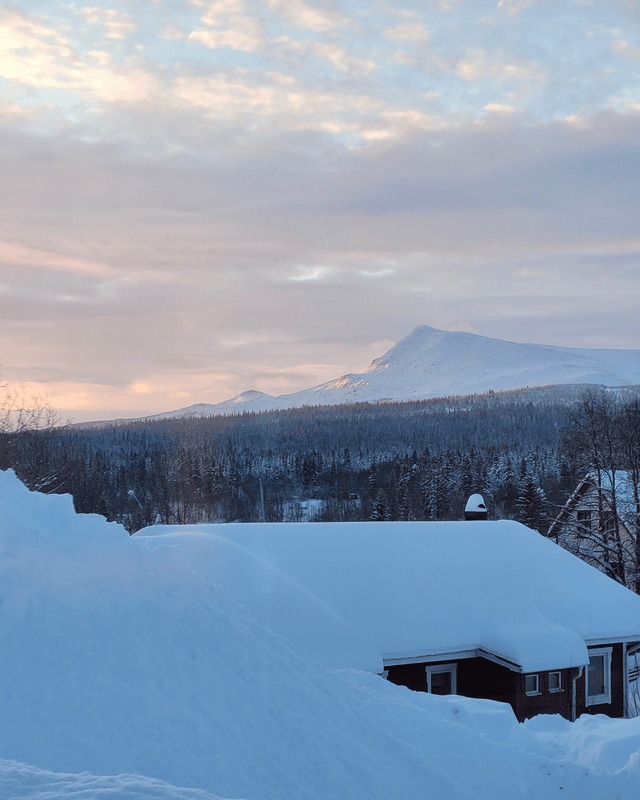 Stuga med 8-10 sängplatser i  Marsfjäll, Västerbotten