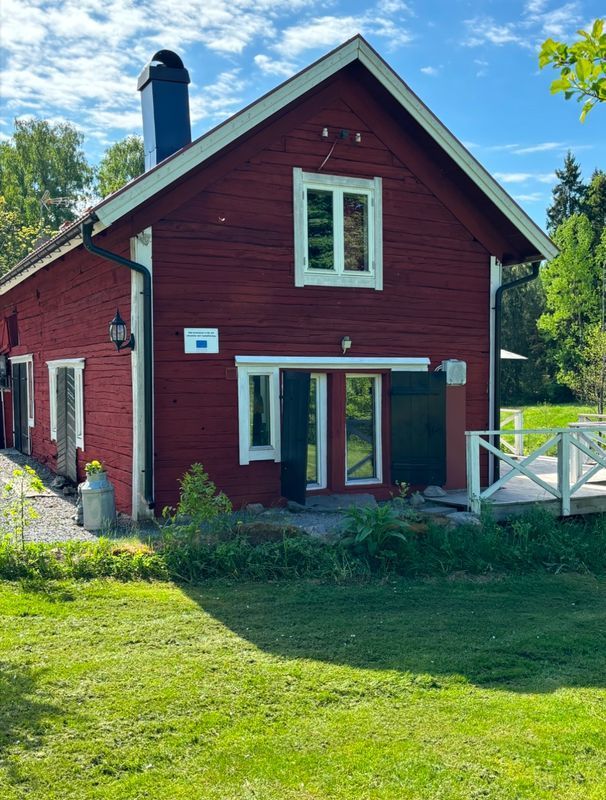 Stuga med 5-6 sängplatser i  Köping, Västmanland
