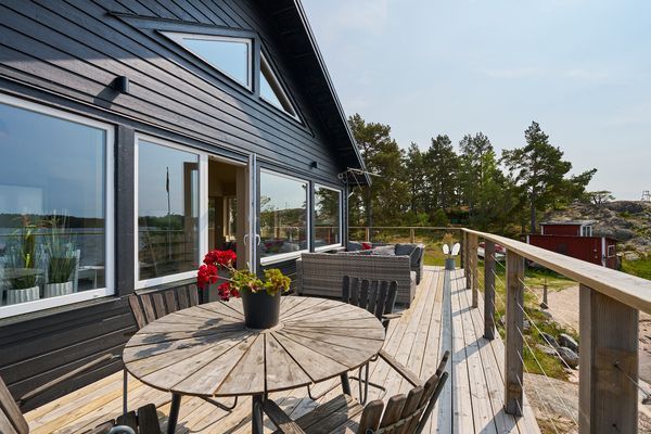 Sommarhus i skärgården på sjötomt med egen brygga - Bild 12