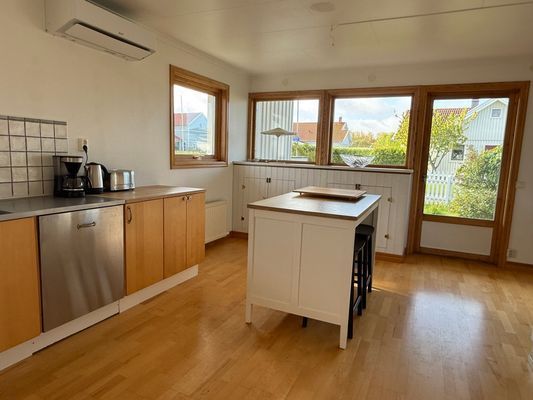 Stor och solig villa på Vrångö – ett skärgårdshem - Bild 8