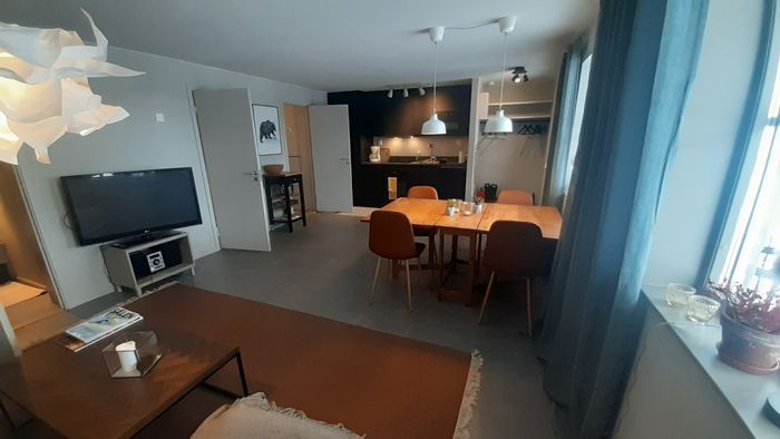 Hyr denna stuga i Myrflodammen på 60 m². 6 sängplatser. 6 000 - 8 500 kr per vecka. Se bilder och tillgänglighet här.