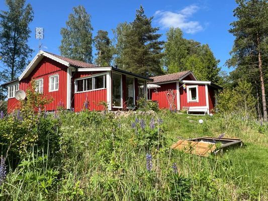 Idylliskt fritidshus med fantastisk utsikt - Bild 26