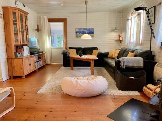 Idylliskt fritidshus med fantastisk utsikt - Bild 6