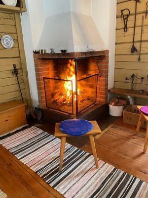 Hyr denna stuga i Bollnäs på 88 m². 8 sängplatser. 7 000 - 9 500 kr per vecka. Se bilder och tillgänglighet här.