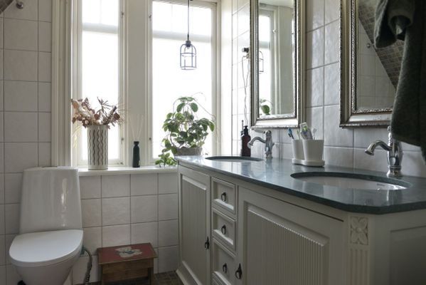 Sekelskiftesvilla med sjötomt, brygga & roddbåt - Bild 12