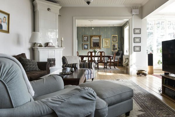 Sekelskiftesvilla med sjötomt, brygga & roddbåt - Bild 6