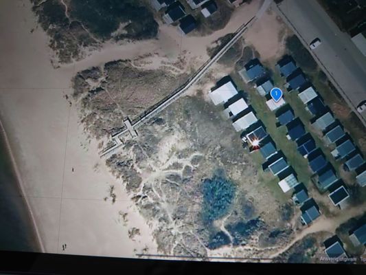 Hyr denna stuga i Skrea Strand på 18 m². 5 sängplatser. 8 500 - 9 000 kr per vecka. Se bilder och tillgänglighet här.