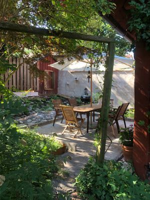 Hyr denna stuga i Visby på 85 m². 6 sängplatser. Från 14 000 kr per vecka. Se bilder och tillgänglighet här.