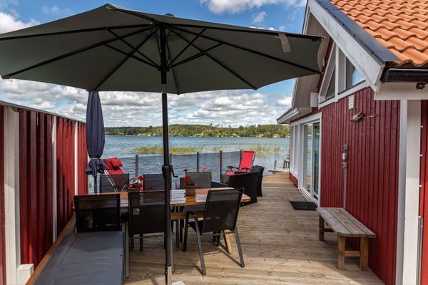 Sjötomt/sjöläge med båt och egna bryggor/trädäck - Bild 6