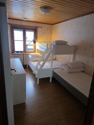 Sovrum med 4 bäddar