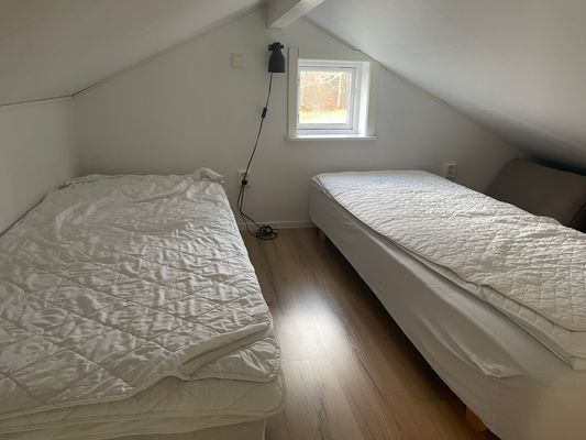 Mysig stuga lantligt läge nära stad,sjö och hav - Bild 7