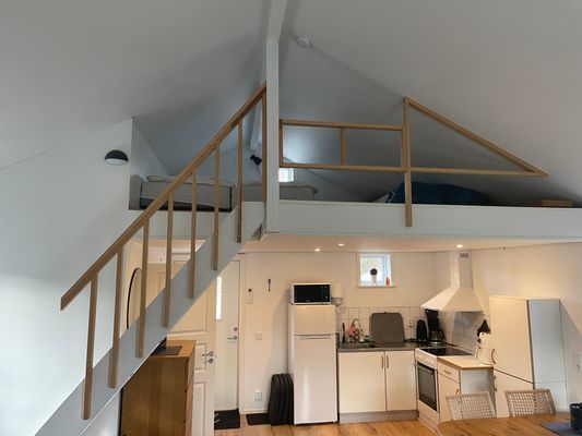 Mysig stuga lantligt läge nära stad,sjö och hav - Bild 6