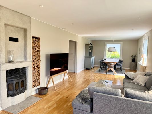 Stort familjevänligt hus med trädgård i Visby - Bild 10