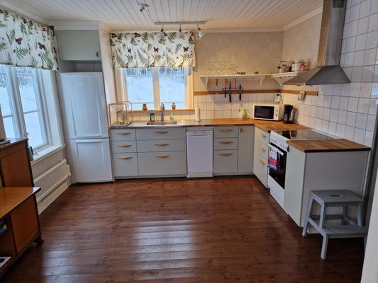 Naturnära Gäststuga på liten gård med höns - Bild 6