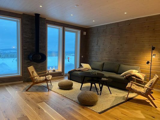 Hyr denna stuga i Idre på 86 m². 6-8 sängplatser. 6 300 - 20 000 kr per vecka. Se bilder och tillgänglighet här.