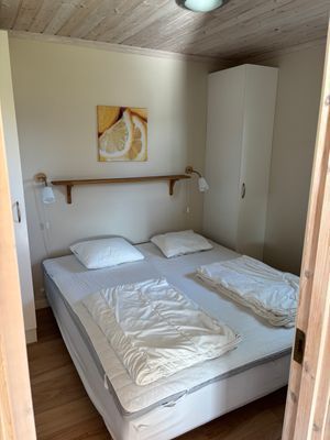 Hyr denna stuga i  på 90 m². 8 sängplatser. Pris ej tillgängligt. Se bilder och tillgänglighet här.
