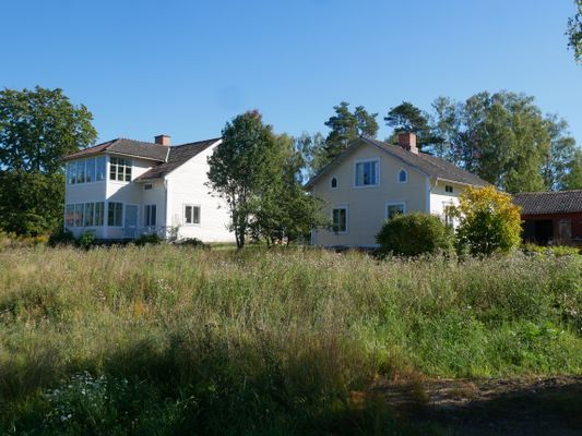 Hemtrevligt 1800-tals hus nära sjö och skog. - Bild 18