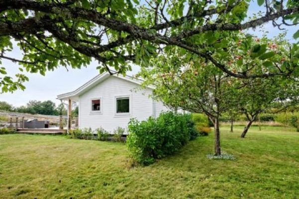 Hyr denna stuga i Stockholm på 70 m². 6 sängplatser. Från 13 800 kr per vecka. Se bilder och tillgänglighet här.