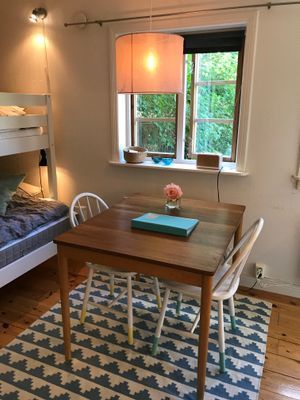 Bild 4 på Charmig liten gårdslägenhet 400 m från ringmuren